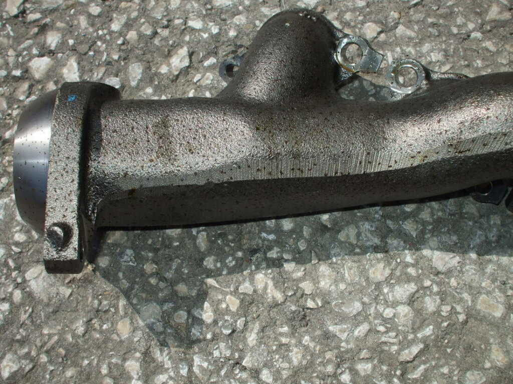 Exhaust manifolds de rust Before