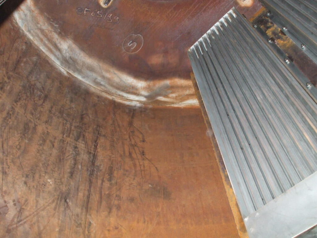 Case Study - Gas Cylinders 1 Gas cyls de rust Before